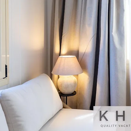Two Bedroom And Open Plan In شقة *