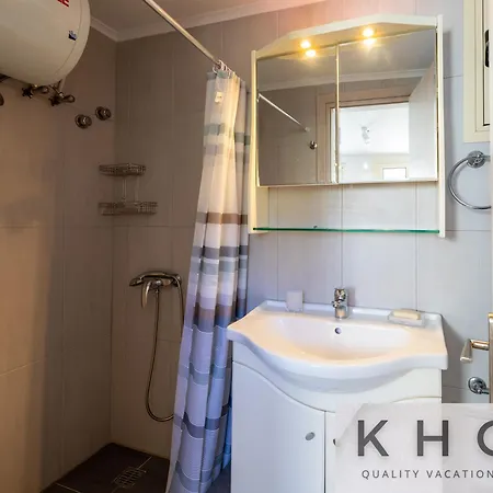 Two Bedroom Apartment&open Plan In